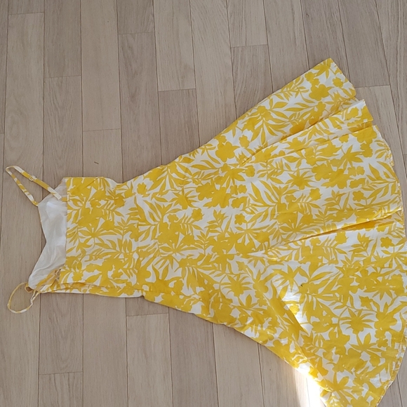 Summery yellow and white Dynamite dress - Picture 2 of 2